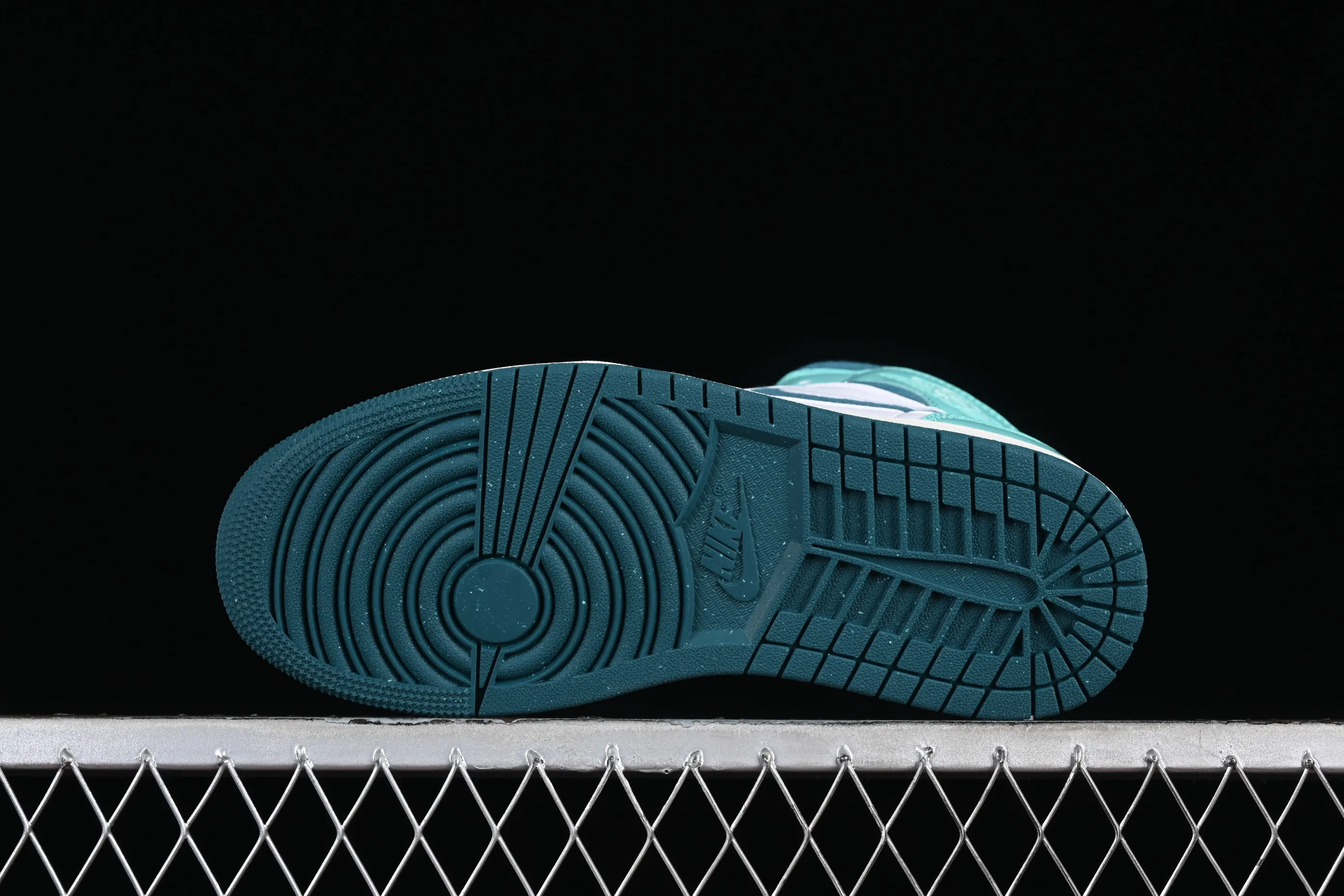 All Categories Air Jordan Jordan Series Basketball Shoes Air Jordan 1 Mid Air Jordan 1 Mid "Bleached Turquoise" AJ1 Joe 1 Ice Mint Green Chinese Cultural Leisure Sneakers DZ3745-300